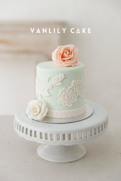Class Vintage Fondant Cake