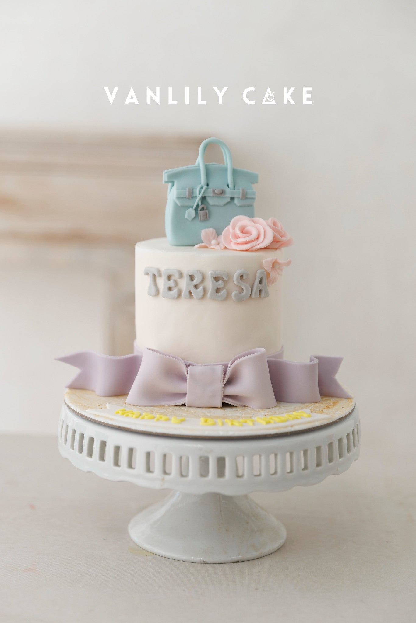 Class Vintage Fondant Cake