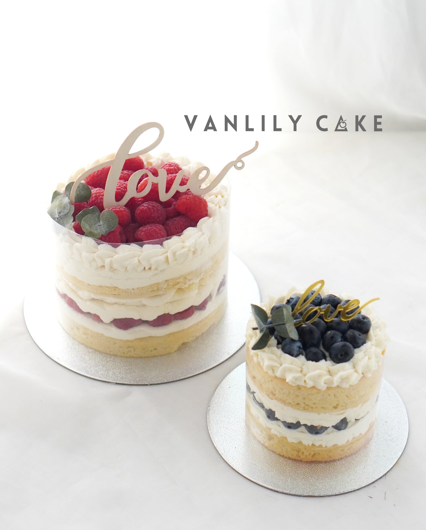Vegan Banana Cake (Vanilla Decoration)
