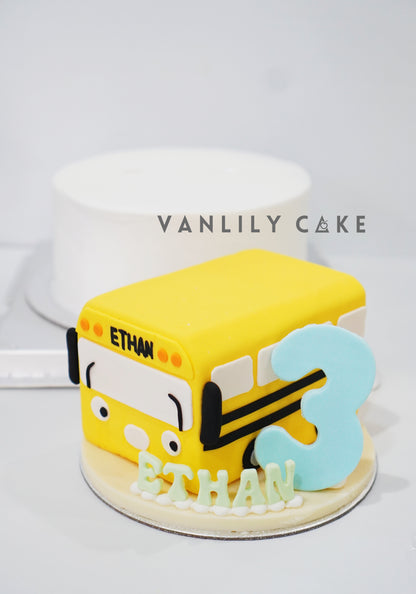 Fresh Fruit Cream Cake (with car design)