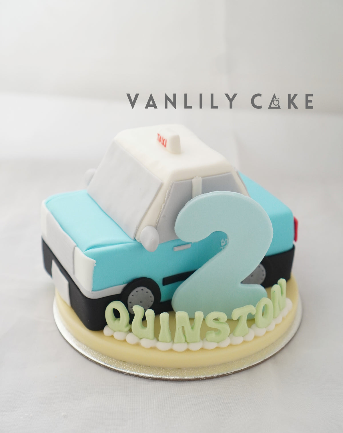 Fresh Fruit Cream Cake (with car design)