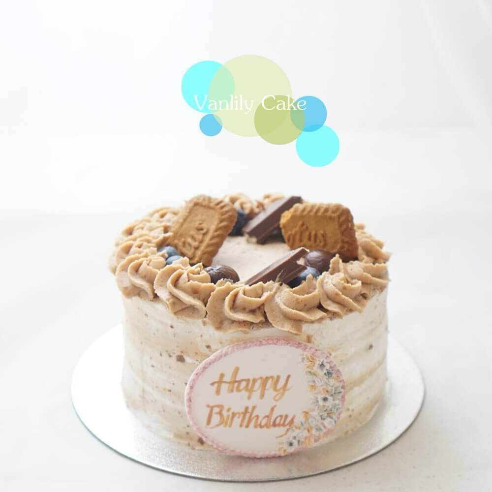 VANLILY CAKE 栗子忌廉米蛋糕，表面鋪滿法國栗子蓉與新鮮忌廉，專為無麩質與低糖需求設計的健康生日蛋糕。