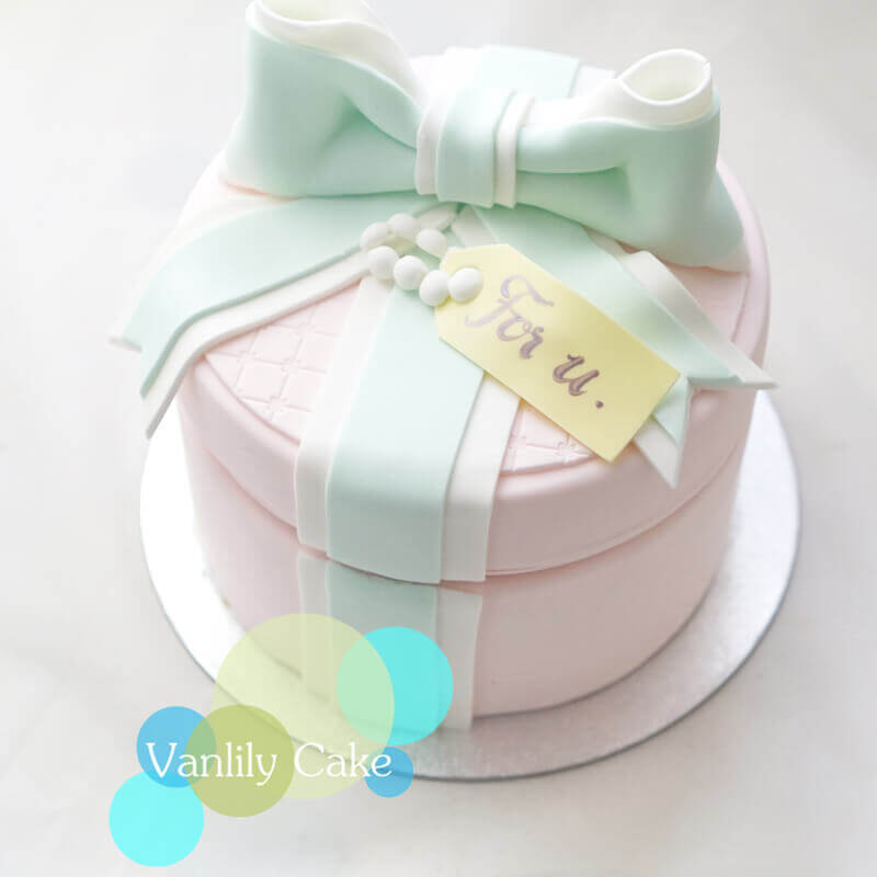 Proposal gift box fondant cake