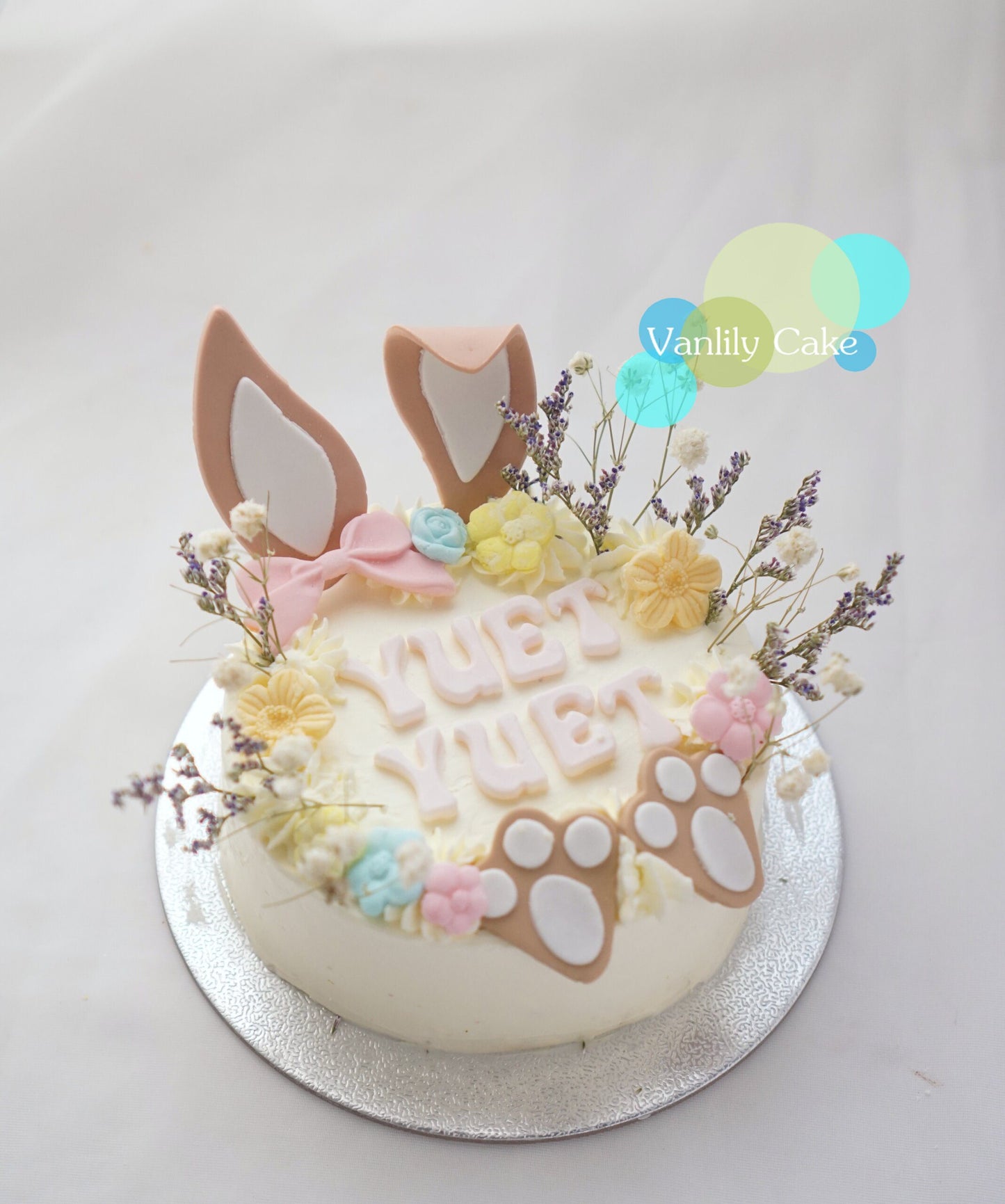 Vanlily Cake 甘筍乳酪蛋糕 - 無麩質杏仁粉製作，選用有機龍舌蘭糖漿，森林系小兔造型，適合寶寶健康慶生。