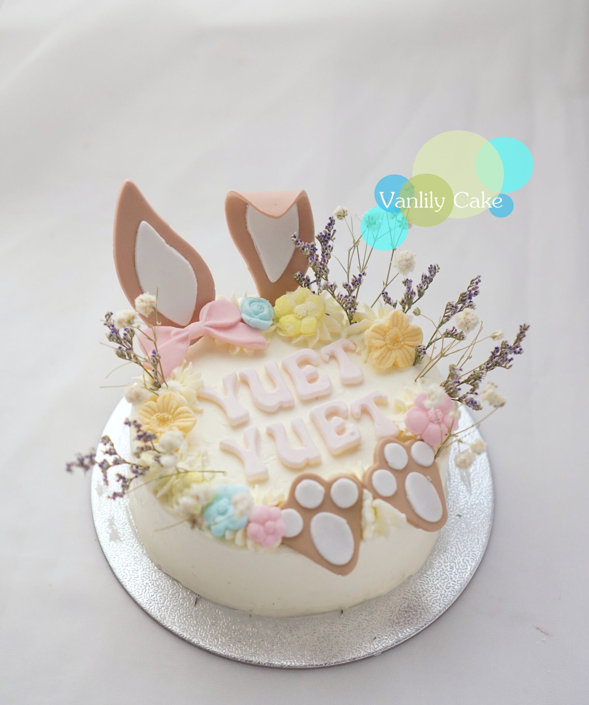 Vanlily Cake 甘筍乳酪蛋糕 - 無麩質杏仁粉製作，選用有機龍舌蘭糖漿，森林系小兔造型，適合寶寶健康慶生。