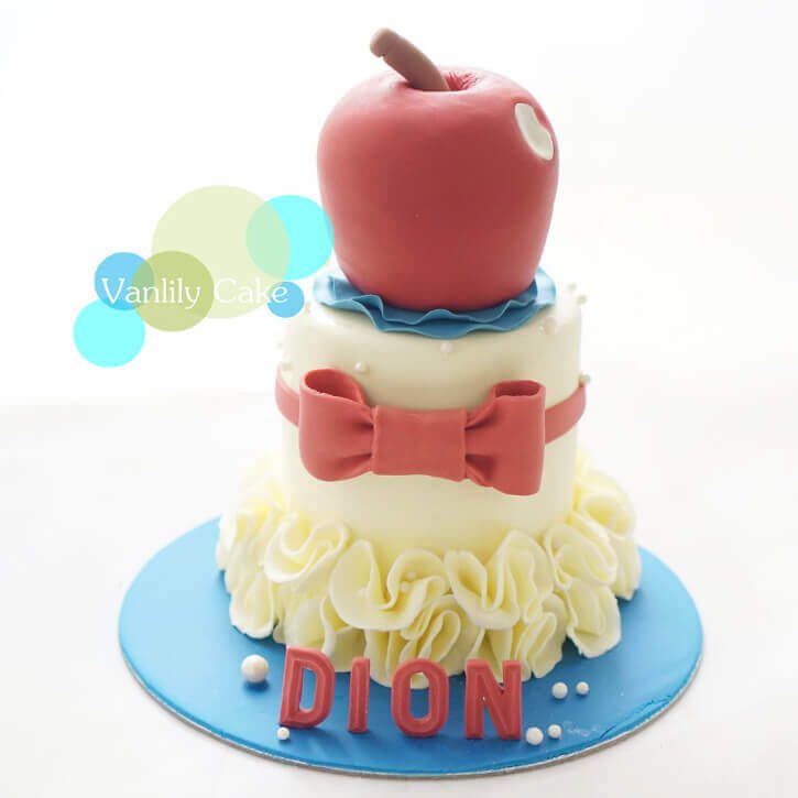 Vanlily Cake 自訂主題糖皮蛋糕，展示精緻的手工塑形技術與細膩裝飾，適合公司週年慶、商務活動或成人主題派對等專業訂造需求。