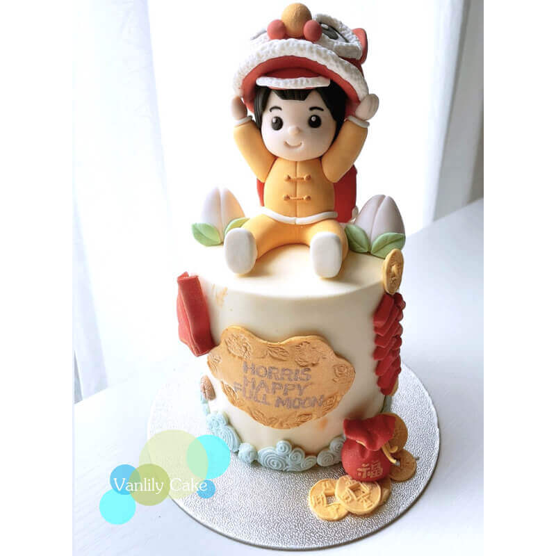 Vanlily Cake 兒童中式生日蛋糕，裝飾有手工立體舞獅男孩、吉祥揮春、祥雲、小壽桃及「生日快樂」金色插牌