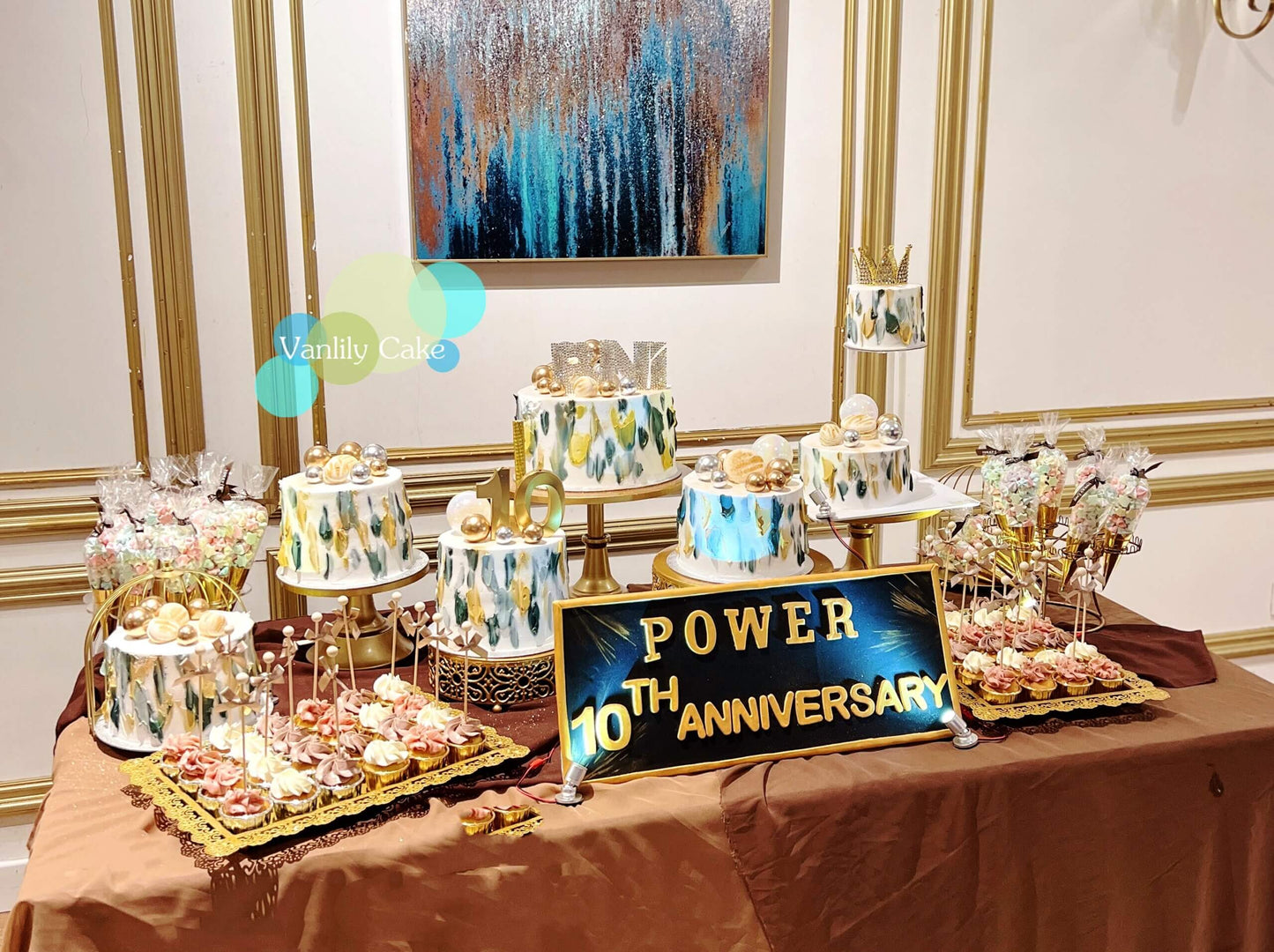 Custom Banquet Double Up Cake Tower