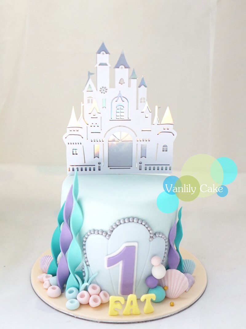 自備公仔糖皮蛋糕