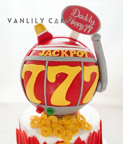 Vanlily Cake 77大壽創意扑扑蛋糕，立體 Jackpot 777 造型與大壽桃設計，可敲開放入現金及朱古力的長輩生日忌廉蛋糕。